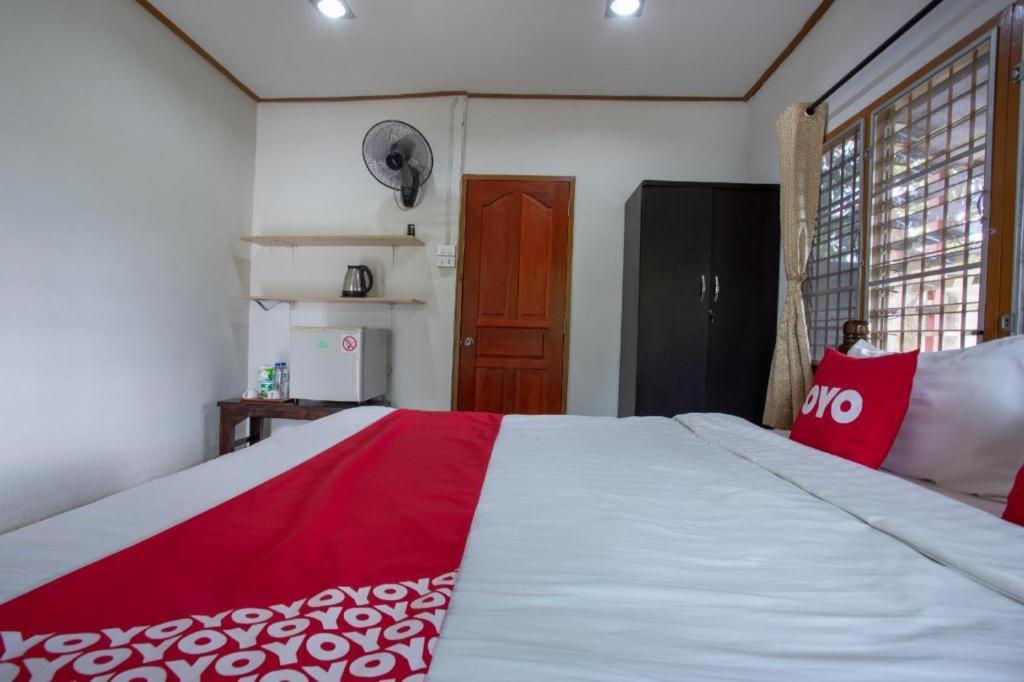 Oyo 909 Guiding Star Resort Chiang Mai Exterior photo